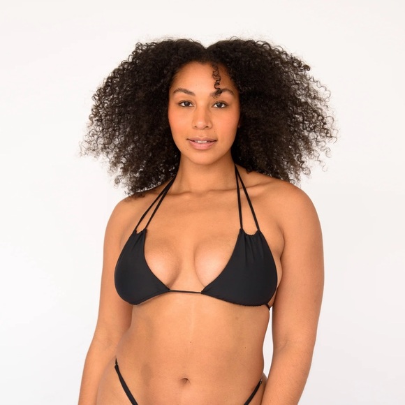 Skatie bikini top 🖤 - Picture 3 of 6